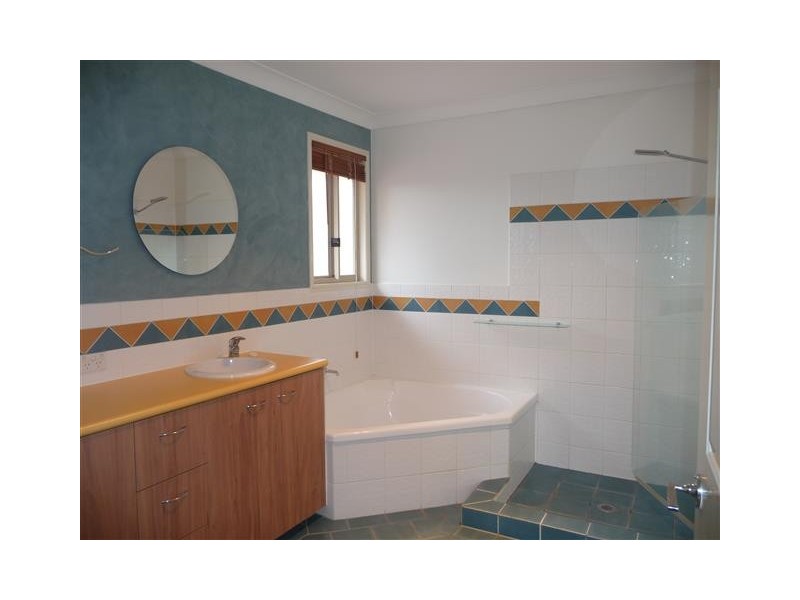 2 Goodwood Place, Carindale QLD 4152