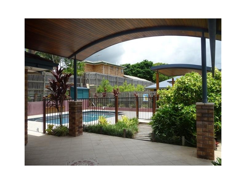 2 Goodwood Place, Carindale QLD 4152