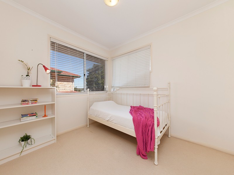 9 PINEHURST PLACE, Carindale QLD 4152