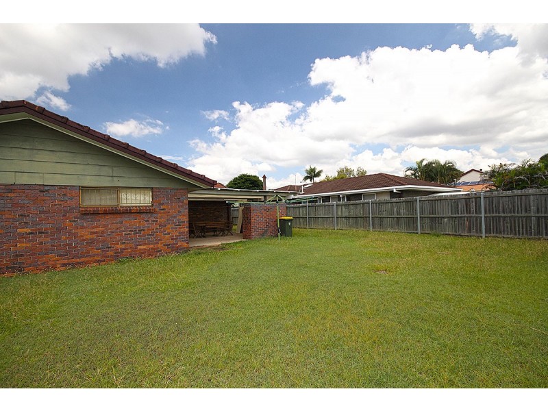 9 Baynes, Carindale QLD 4152