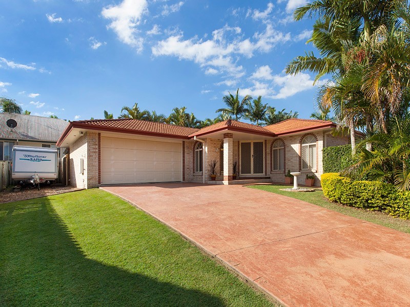 16 Pleasant Place, Wishart QLD 4122