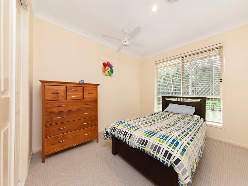 16 Pleasant Place, Wishart QLD 4122