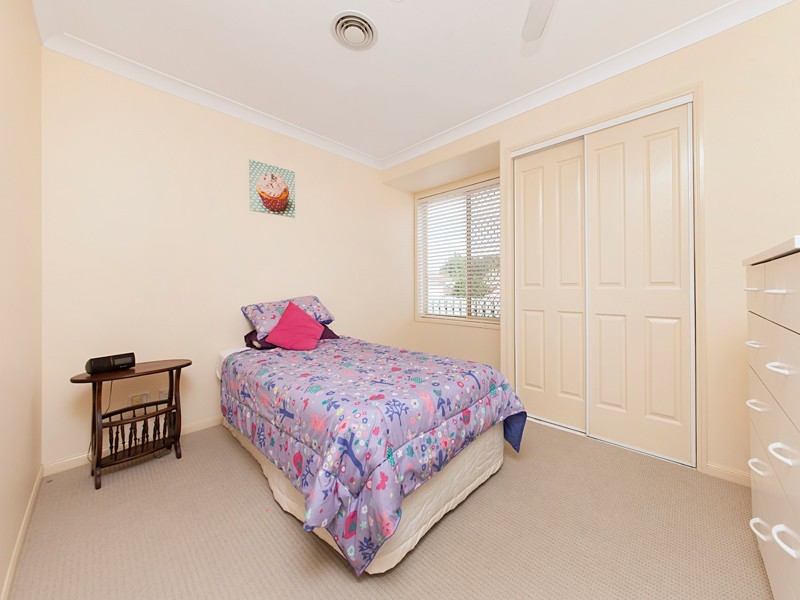 16 Pleasant Place, Wishart QLD 4122