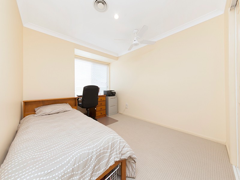 16 Pleasant Place, Wishart QLD 4122