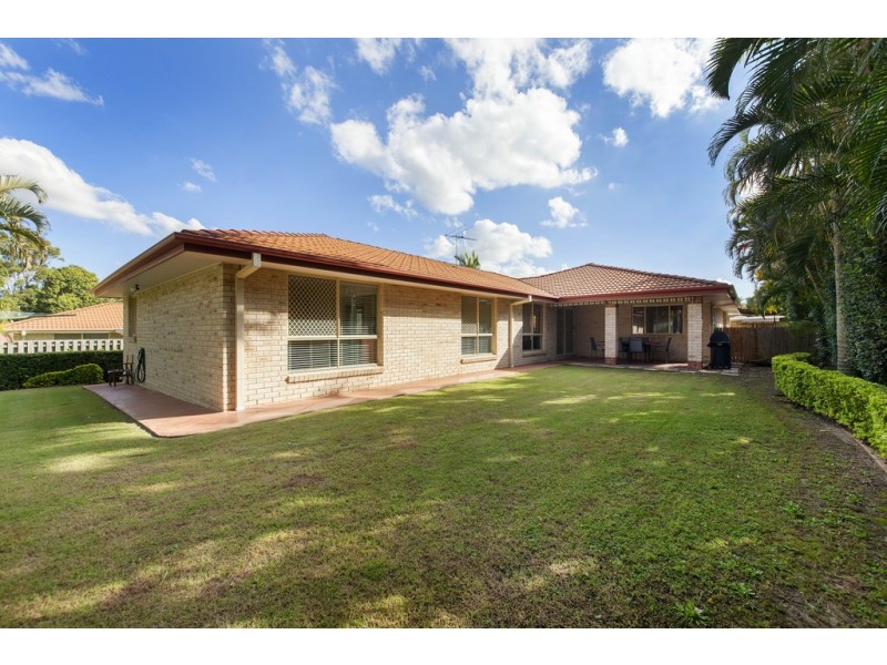 16 Pleasant Place, Wishart QLD 4122