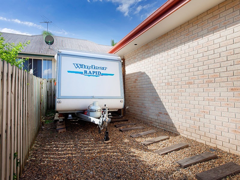 16 Pleasant Place, Wishart QLD 4122