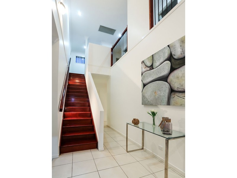 19 City View Road, Camp Hill QLD 4152