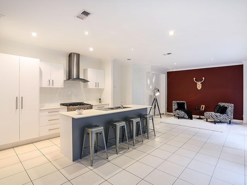 19 City View Road, Camp Hill QLD 4152