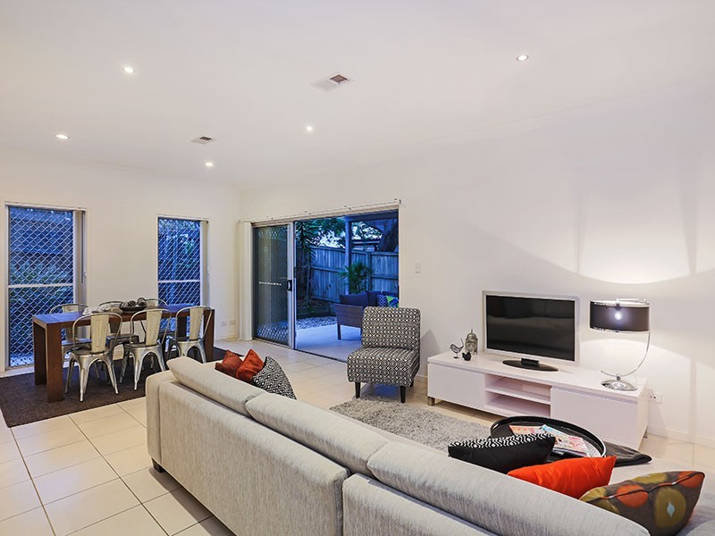 19 City View Road, Camp Hill QLD 4152