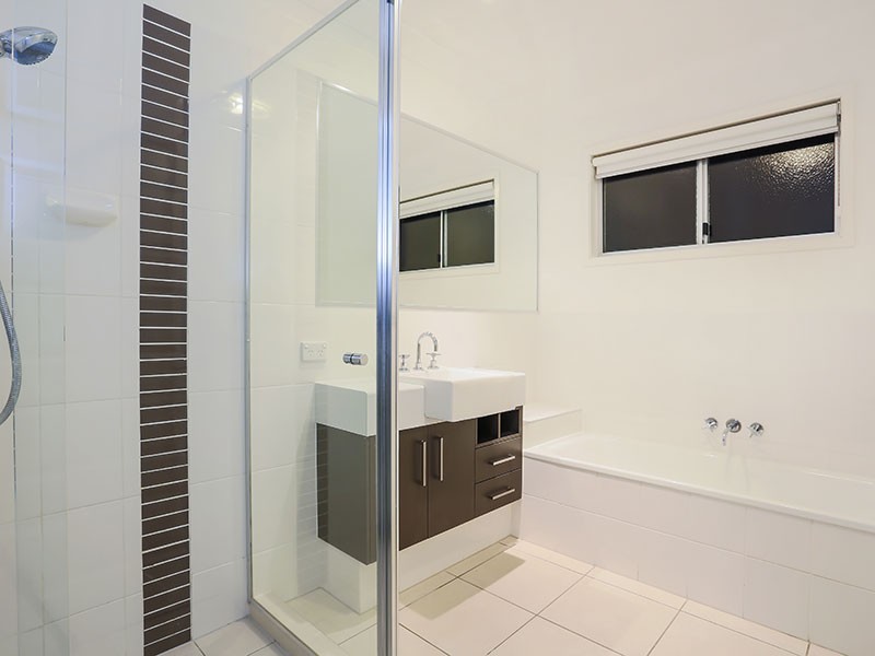 19 City View Road, Camp Hill QLD 4152