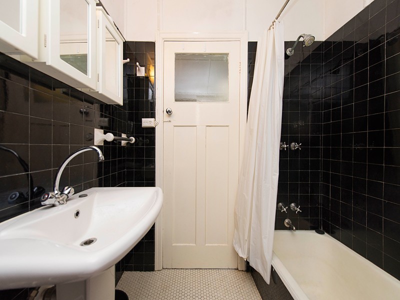 1003 Mt Nebo Road, The Gap QLD 4061