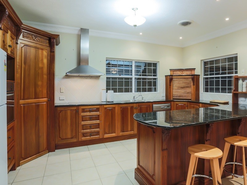 3 Highbury Close, Carindale QLD 4152