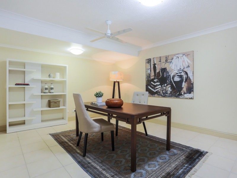 3 Highbury Close, Carindale QLD 4152