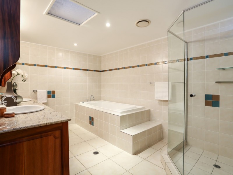 3 Highbury Close, Carindale QLD 4152