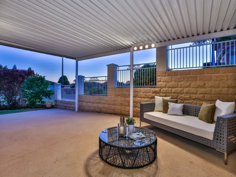 3 Highbury Close, Carindale QLD 4152