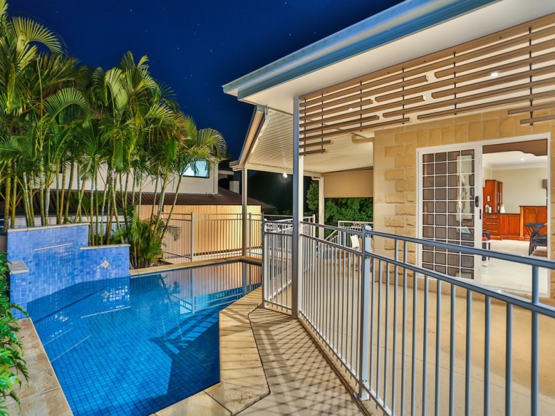 3 Highbury Close, Carindale QLD 4152