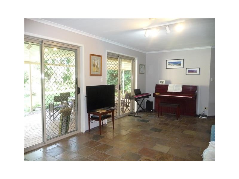 7 Salm Court, Carindale QLD 4152