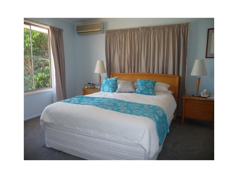 7 Salm Court, Carindale QLD 4152