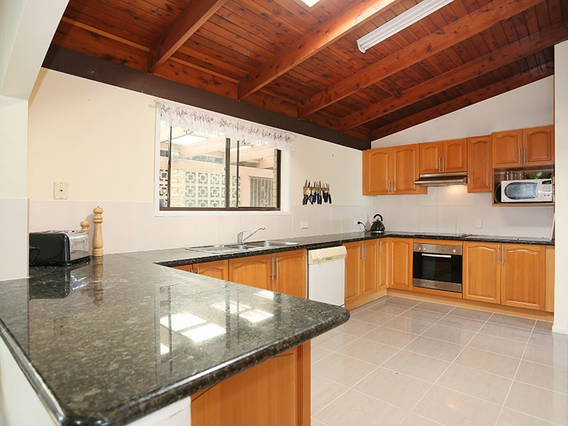 16 Lycette Street, Belmont QLD 4153