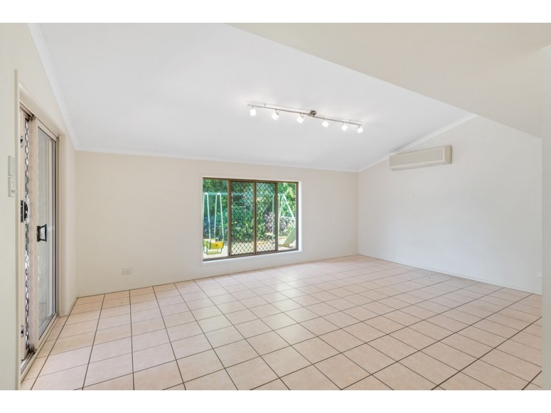 3 Briggs Court, Carindale QLD 4152