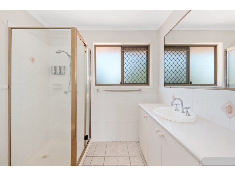 3 Briggs Court, Carindale QLD 4152