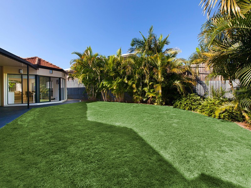 11 WOODLAND ST, Carindale QLD 4152