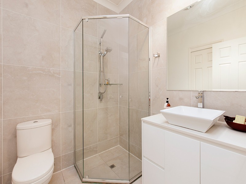 11 WOODLAND ST, Carindale QLD 4152