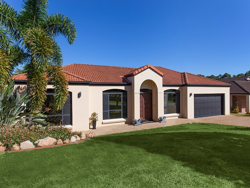 11 WOODLAND ST, Carindale QLD 4152