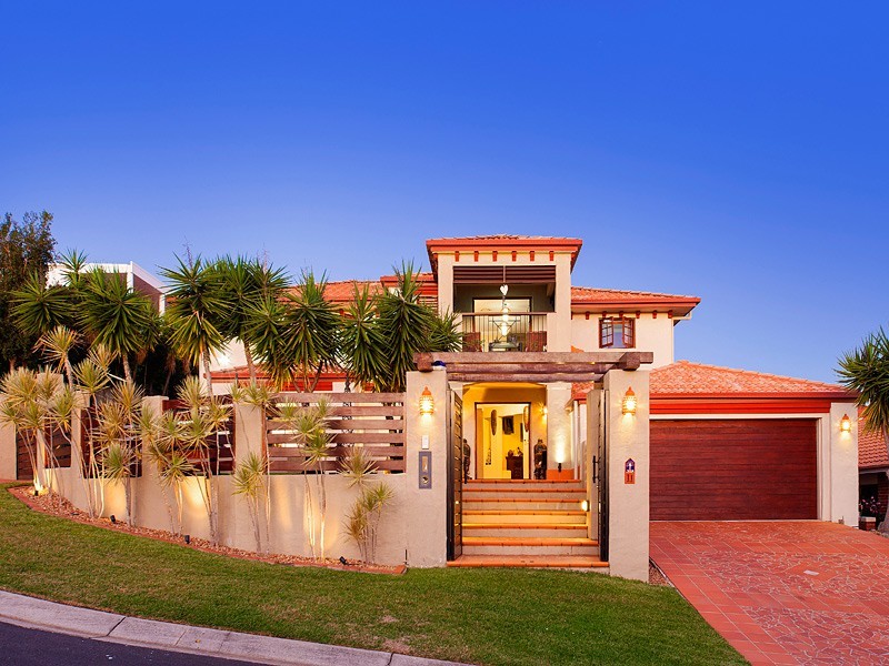 11 Ashbourne Close, Carindale QLD 4152