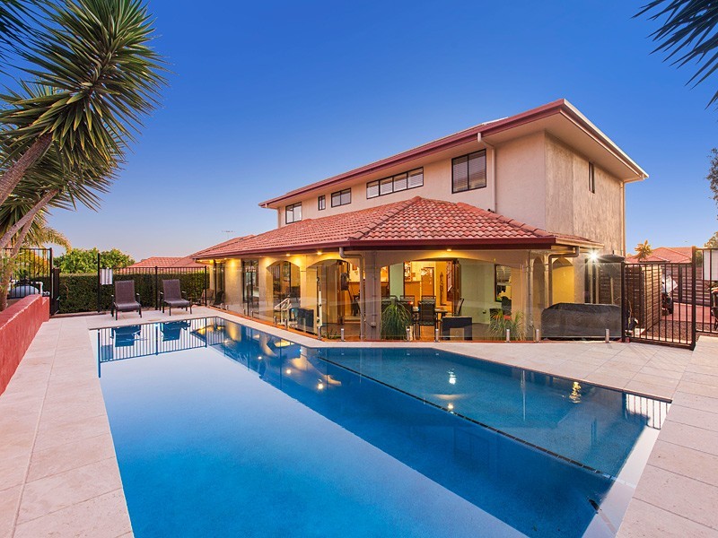 11 Ashbourne Close, Carindale QLD 4152