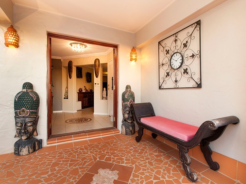 11 Ashbourne Close, Carindale QLD 4152