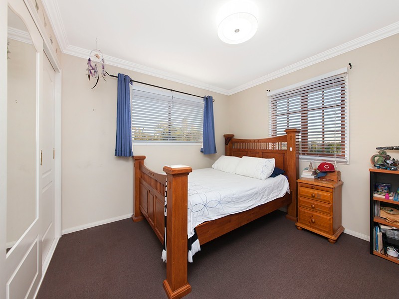 11 Ashbourne Close, Carindale QLD 4152