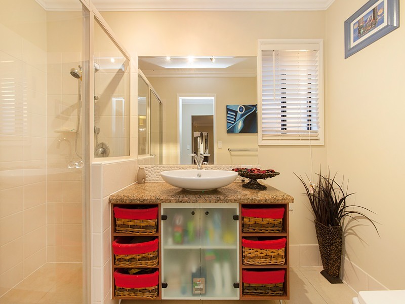 11 Ashbourne Close, Carindale QLD 4152