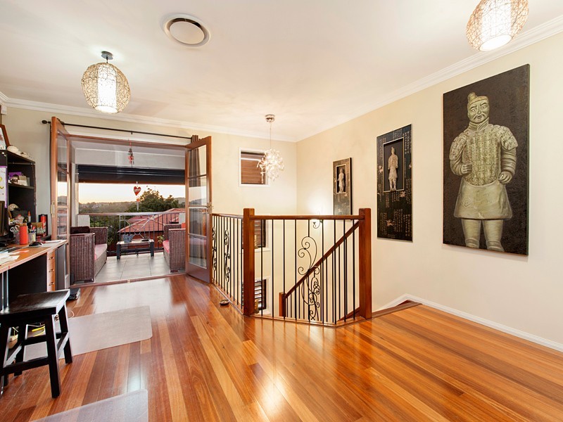 11 Ashbourne Close, Carindale QLD 4152