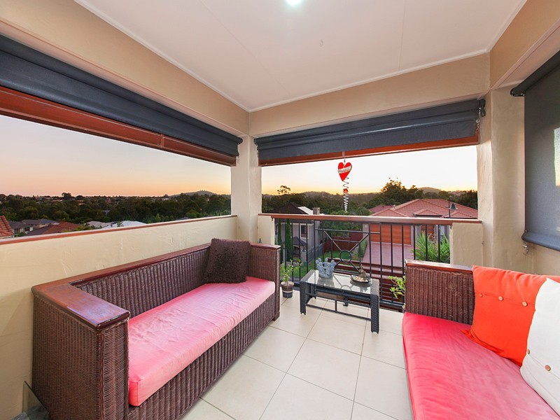 11 Ashbourne Close, Carindale QLD 4152