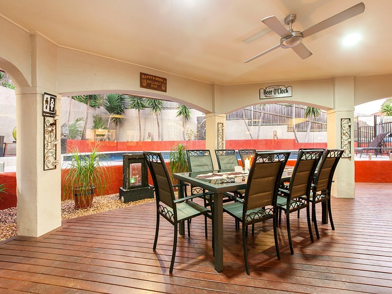 11 Ashbourne Close, Carindale QLD 4152