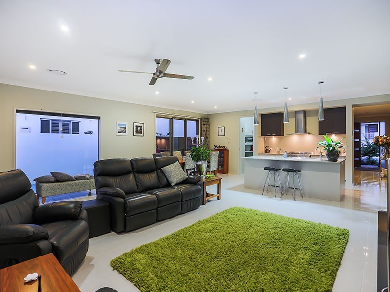 97 Ridgeview Street, Carindale QLD 4152