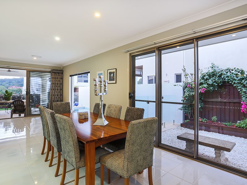 97 Ridgeview Street, Carindale QLD 4152