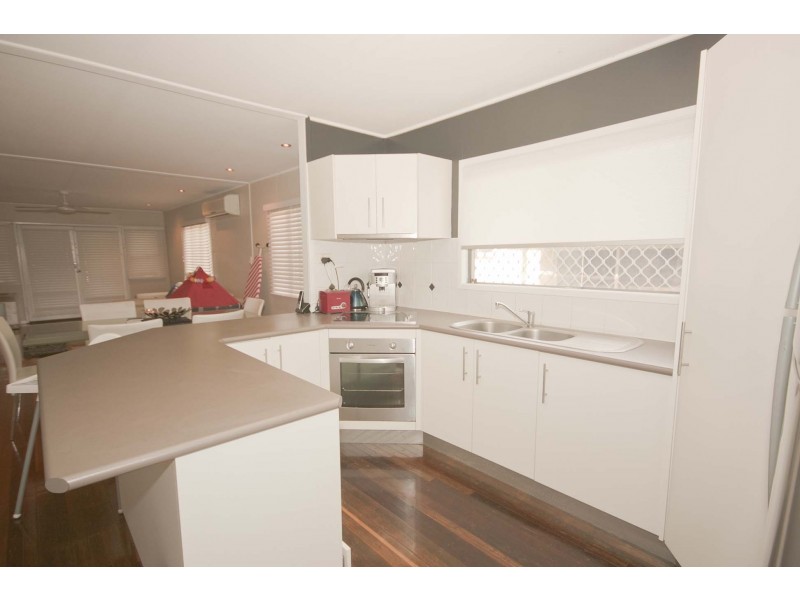 24 The Promenade, Camp Hill QLD 4152