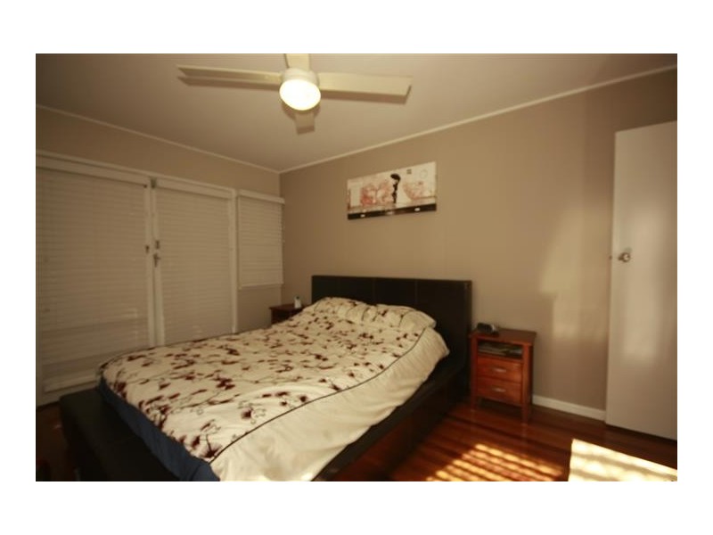 24 The Promenade, Camp Hill QLD 4152
