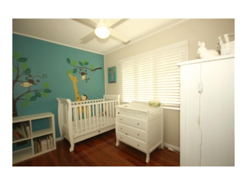 24 The Promenade, Camp Hill QLD 4152