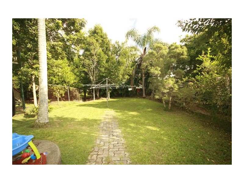 24 The Promenade, Camp Hill QLD 4152