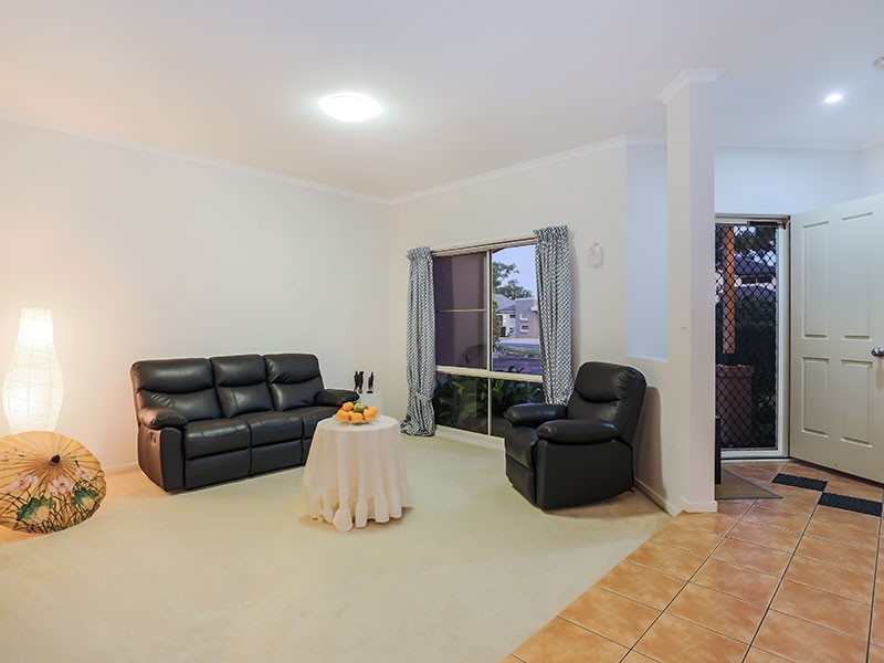 81 Oak Place, Mackenzie QLD 4156
