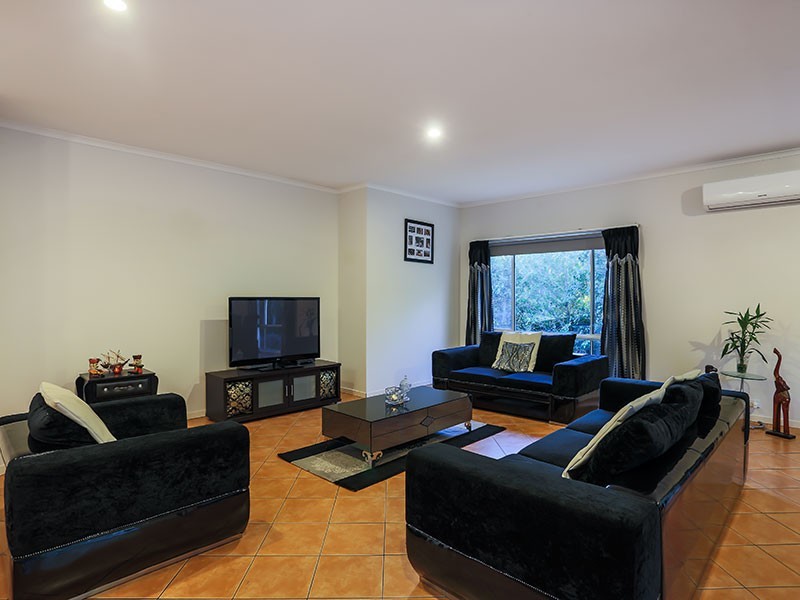 81 Oak Place, Mackenzie QLD 4156