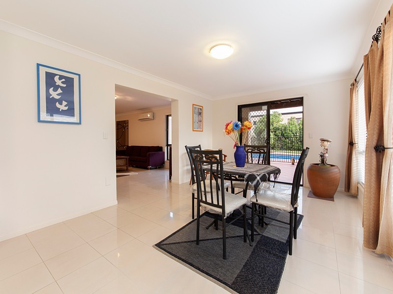 17 Sunset Place, Carindale QLD 4152