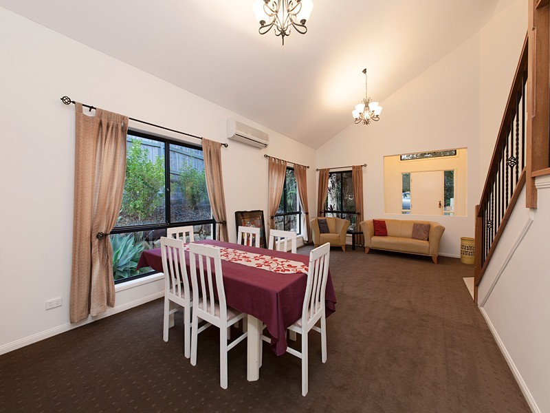 17 Sunset Place, Carindale QLD 4152