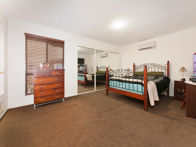 17 Sunset Place, Carindale QLD 4152