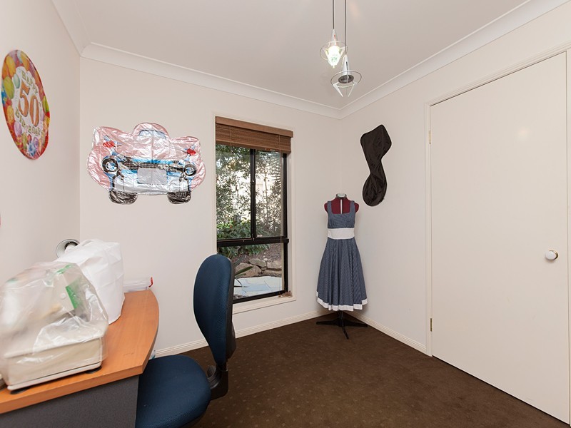 17 Sunset Place, Carindale QLD 4152