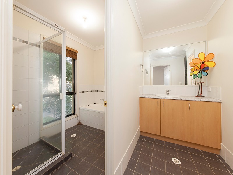 17 Sunset Place, Carindale QLD 4152