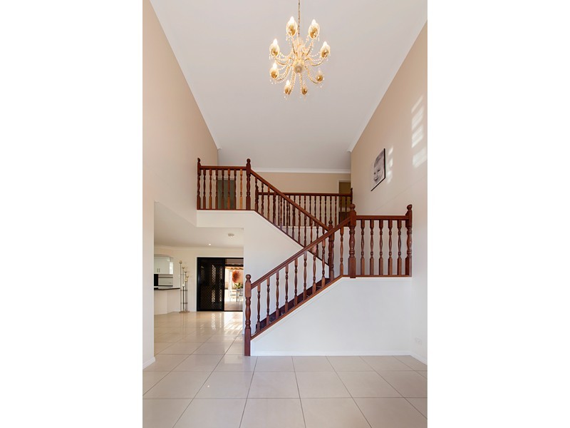18 Kenilworth Place, Carindale QLD 4152